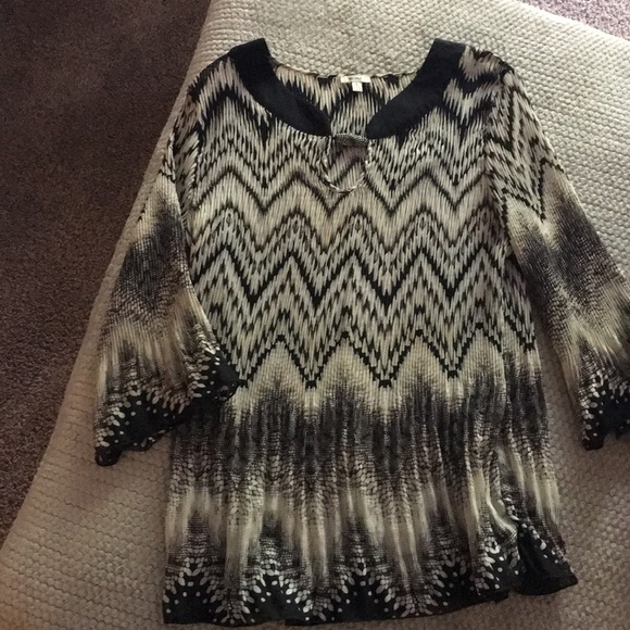 Tops - Picture 4 of 6